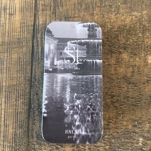 Seint lip conditioner